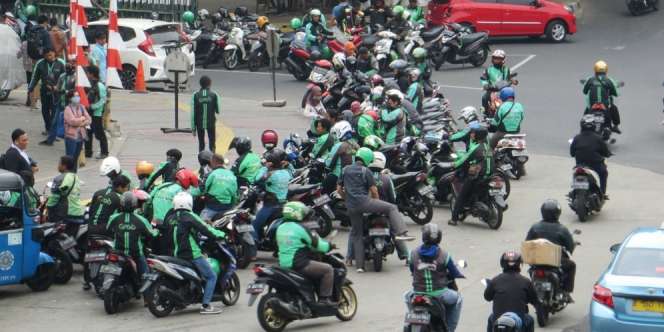 Dilarang Bawa Penumpang, Driver Ojol Fokus Pesan Antar?