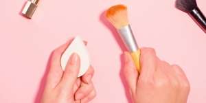 Cara Mudah Bersihkan Beauty Item