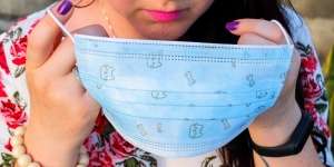 Seberapa Sering Masker Kain Harus Dicuci dan Bagaimana Caranya?