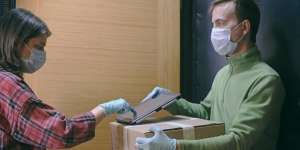 Penggunaan Sarung Tangan Justru Percepat Penularan Virus Corona?