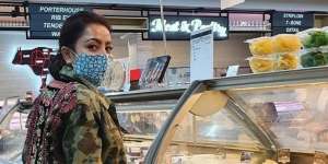 Belanja Pas Corona, Gaya Mayangsari Tenteng Tas Branded