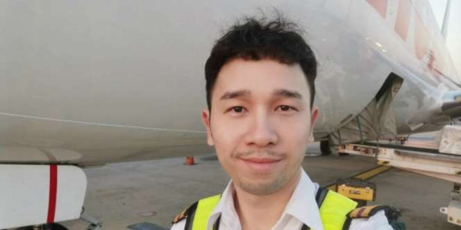 Semangat Teknisi Pesawat Bergaji Rp49 Juta Banting Setir Jadi Tukang Servis AC