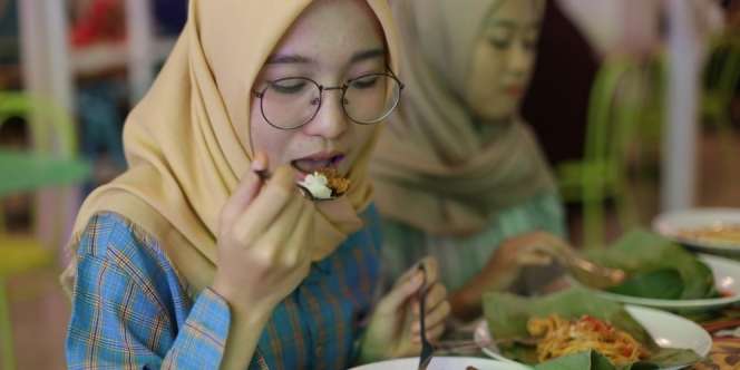 4 Cara Agar Makan Lebih Sedikit