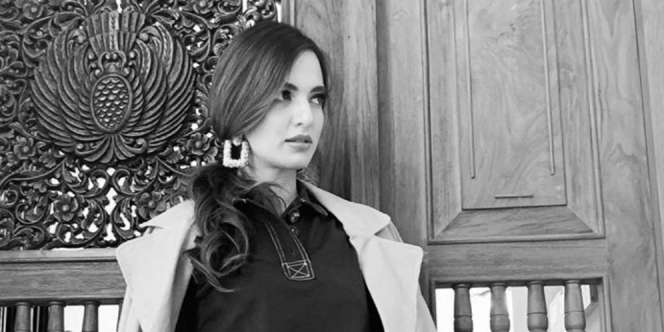 Gaya Nia Ramadhani Main Piano Bikin Salfok