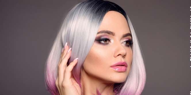Membuat Holographic Makeup dengan 4 Langkah