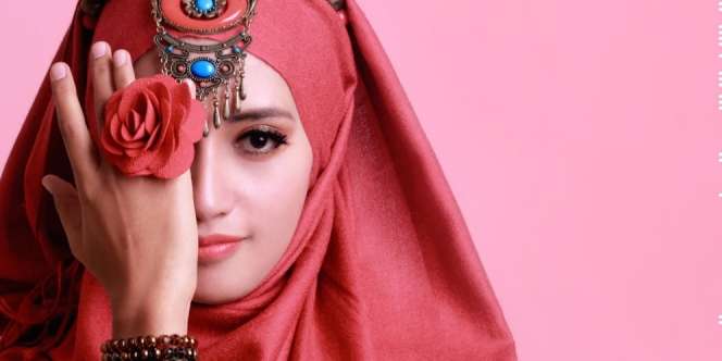 5 Tren Makeup Hollywood Agar Wajah Terlihat Glowing