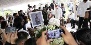 Momen Pilu Pertemuan Terakhir Glenn Fredly dan Sang Ayah