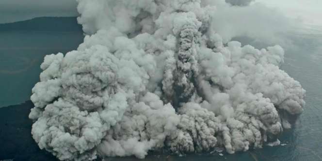 Suara Dentuman Misterius Gegerkan Jabodetabek, Bukan dari Gunung Anak Krakatau