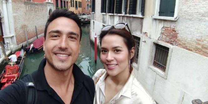 Pertama Kali, Raisa Perlihatkan Wajah Putrinya dari Depan