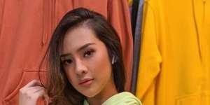 Viral Video Anya Geraldine Buang Muka Saat Rekaman Video Terdengar Azan