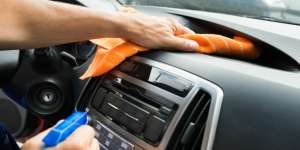 4 Cara Agar Karpet Mobil Tetap Kinclong