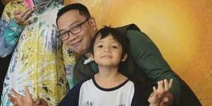 Cerita Haru Ridwan Kamil Berpisah dengan Anak dari Ortu Positif Corona