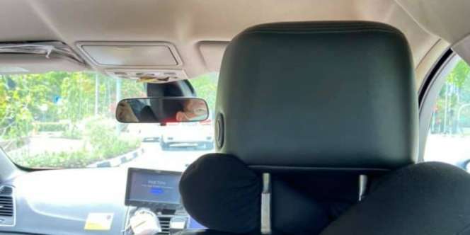 Miris, Sopir Taksi Pilih Tidur di Mobil Selama Lockdown