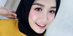 Pangling! Cantiknya Lastri 'Tukang Ojek Pengkolan' Berhijab
