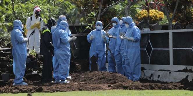 Curhat Pilu Suami dari Suster Tertular Corona yang Jasadnya Ditolak Warga