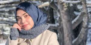 Tutorial Makeup Glowing Natural ala Vebby Palwinta
