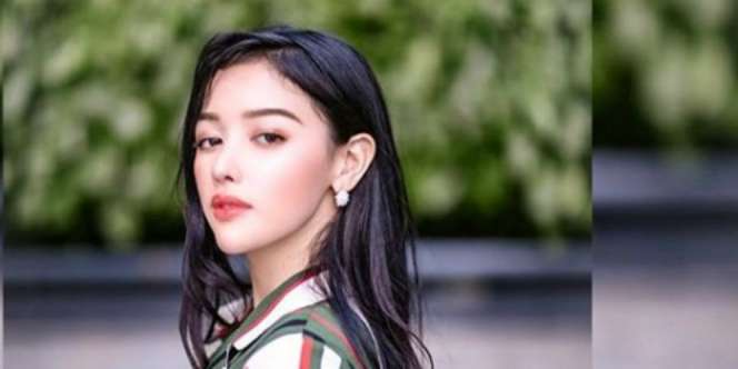 Seksinya Gaya Siwi Sidi Ikutan Pillow Challenge