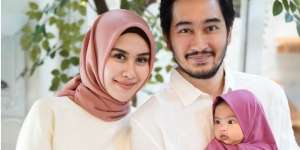Bikin Pangling, Manisnya Syahnaz Adik Raffi Ahmad Berhijab