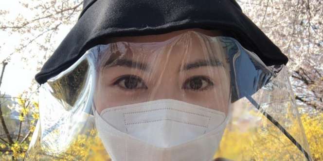 Sedang Ngehits, Intip Gaya 5 Artis Pakai Topi 'Anticorona'