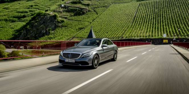 5 Tips Mobil Tetap Prima Ala Mercedes Benz