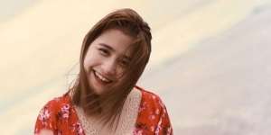 Prilly Latuconsina Potong Rambut Pakai Gunting Dapur, Hasilnya Mengejutkan
