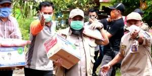 Wali Kota Bengkulu Salurkan Bantuan 2,1 Juta Kg Beras dan 210 Ribu Mie