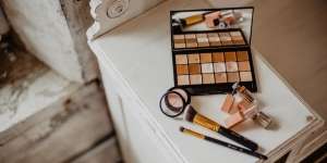 Tips Mengatasi Kehabisan Makeup Saat Physical Distancing