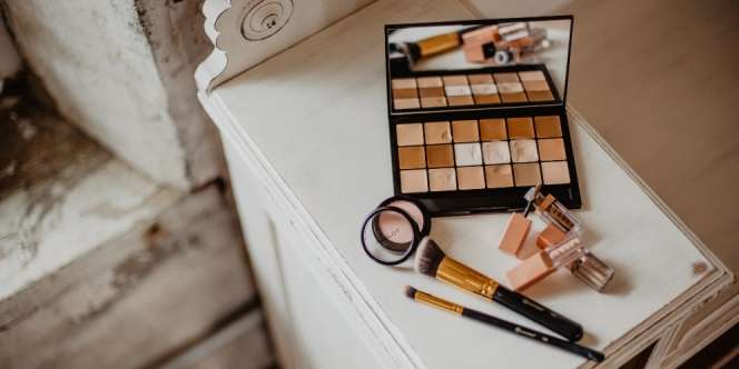 Tips Mengatasi Kehabisan Makeup Saat Physical Distancing