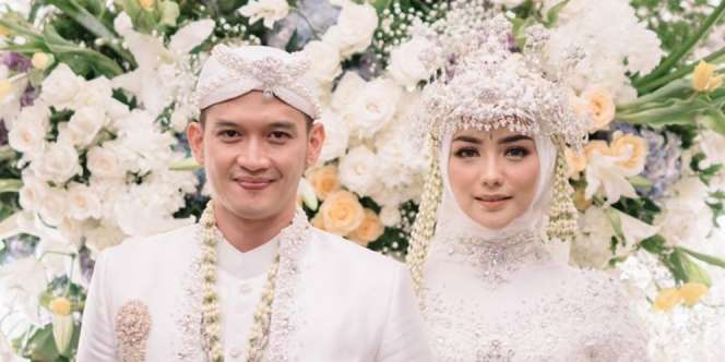 4 Inspirasi Kebaya Pernikahan Artis Tanah Air