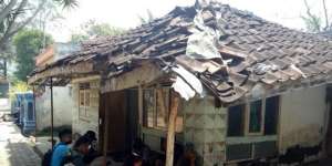 Miris, Nenek di Garut Huni Rumah Reot dan Tak Pernah Dapat Bantuan Pemerintah