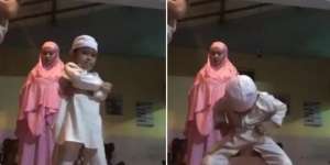 Banyak Tingkah saat Rekam Tugas Sholat Berjamaah, Bocah Ini Bikin Ngakak Ibunya