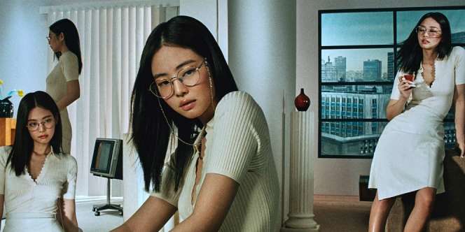 Koleksi Kacamata Jennie Blackpink Ludes Sehari