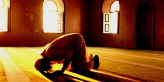 Daftar Surat Pendek di Bawah 10 Ayat Mudah Dihafalkan untuk Salat Tarawih