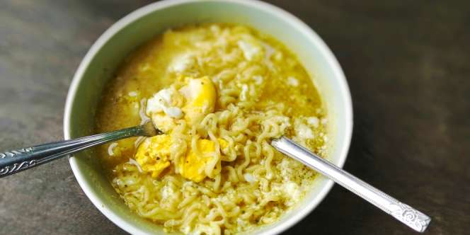 Yang Terjadi pada Tubuh Jika Sahur Makan Mi Instan 