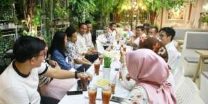 Nekat Bikin Bukber? Siap-siap Bayar Makanan dan Denda Rp100 Juta