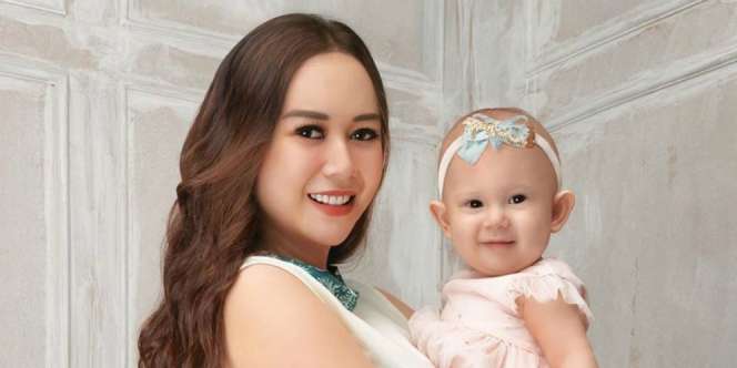 Masyaallah, Anak Aura Kasih Ikutan Sahur dan Baca Al Quran