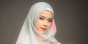 Kejutan! Karina Anak Bu Dosen Berhijab di Tukang Ojek Pengkolan