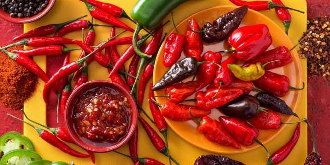 Dilarang Makan Pedas Saat Sahur dan Berbuka Puasa, Ini Penjelasannya!