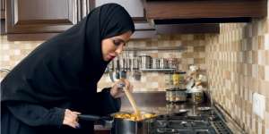 Terlalu Banyak Masukkan Garam ke Masakan? Coba Trik Ini