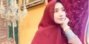 7 Pesona Indri Giana, Mantan Bintang Sinetron Istri Ustaz Riza