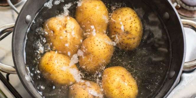 Cara Mengupas Kentang Antiribet, Intip Yuk!