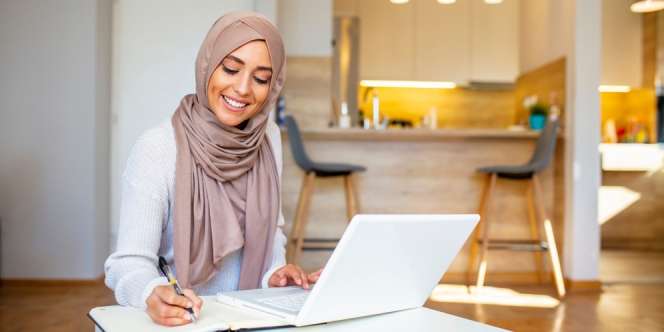 Tips Bebas Gerah Saat Berhijab Seharian, Biar Sejukmu Bikin #YakinMelangkah