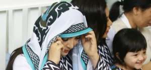 Dituduh Bagi-Bagi Sembako dengan Cara Dilempar, Begini Kata Ashanty