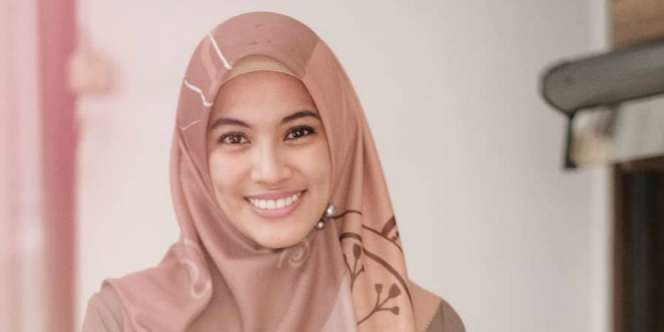 Trik Alyssa Soebandono Pilih Jarum Pentul untuk Hijab