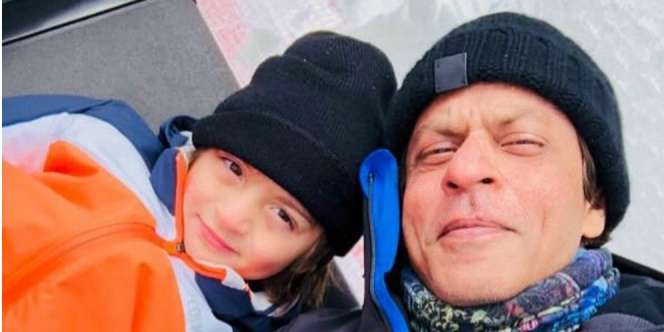 7 Potret Abram, Anak Shah Rukh Khan yang Lancar Sholat di Usia 6 Tahun