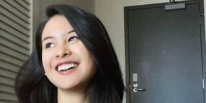 Keren! Maudy Ayunda Kuliah 2 Jurusan Master Sekaligus di Universitas Top Dunia