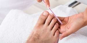 Jangan Malu! Ini Alasan Penting Pria Harus Rutin Pedicure