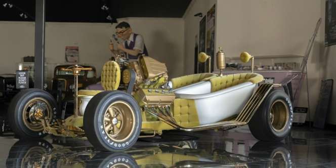 Mobil Balap Unik Berbentuk Bathtub Kamar Mandi