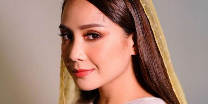 Cuma Sehelai Kain, Selendang Nagita Slavina Harganya Jutaan