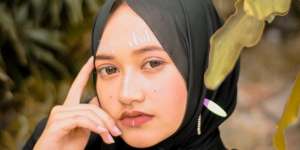 Tutorial Balmy Makeup yang Membuat Wajah Merona Natural
